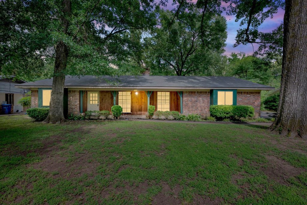 3053 Pines Road, Shreveport, LA 71119