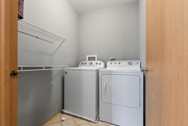 1896 Sedgegrass Trail, Aurora, IL 60504