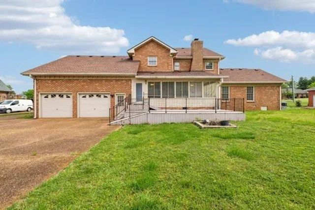 2216 Ewing Dr, Lebanon, TN 37087