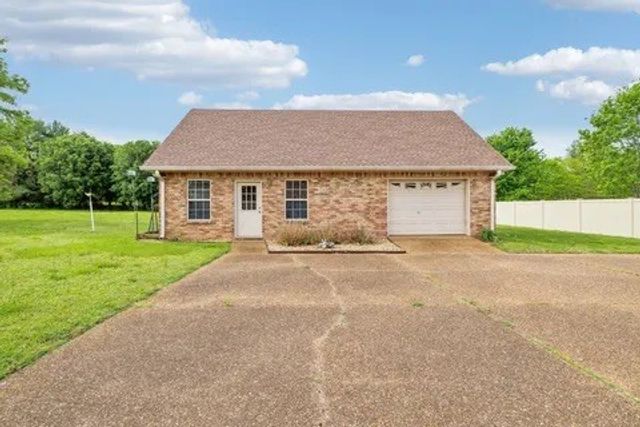 2216 Ewing Dr, Lebanon, TN 37087