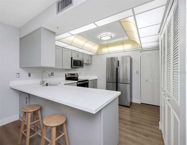 1655 S HIGHLAND AVENUE I181, Clearwater, FL 33756