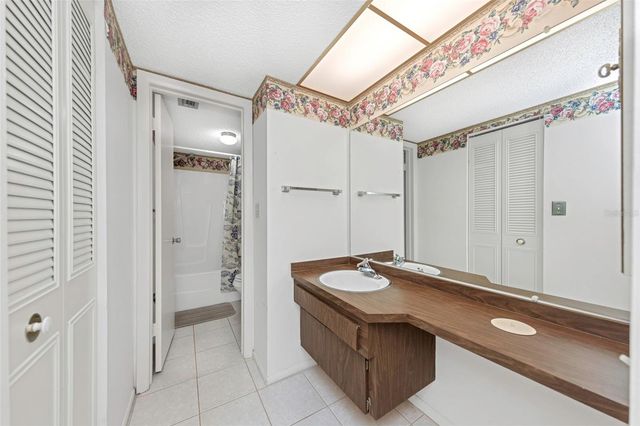 1655 S HIGHLAND AVENUE I181, Clearwater, FL 33756