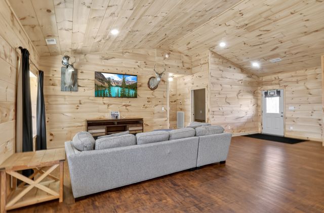 562 Northup Rd, Portland, TN 37148