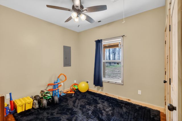 562 Northup Rd, Portland, TN 37148