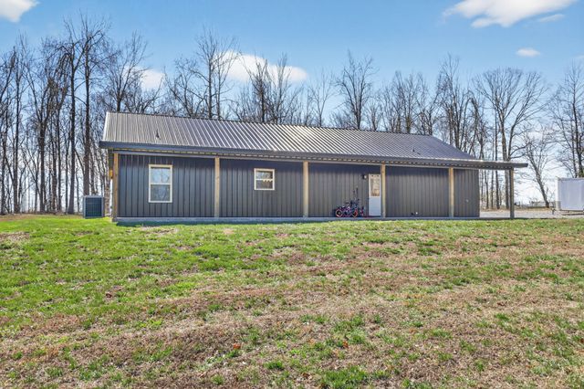 562 Northup Rd, Portland, TN 37148