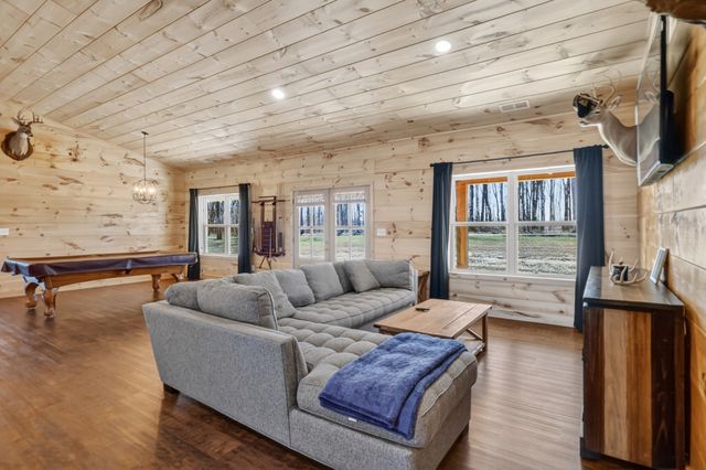 562 Northup Rd, Portland, TN 37148