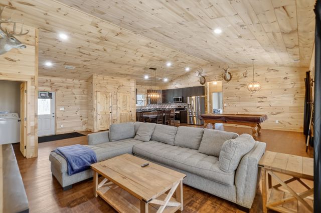 562 Northup Rd, Portland, TN 37148