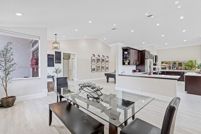 8412 NW 52nd Pl, Coral Springs, FL 33067