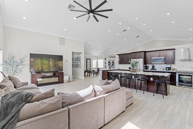 8412 NW 52nd Pl, Coral Springs, FL 33067