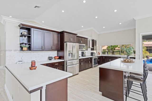 8412 NW 52nd Pl, Coral Springs, FL 33067