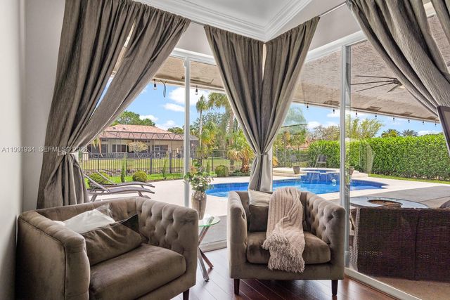 8412 NW 52nd Pl, Coral Springs, FL 33067