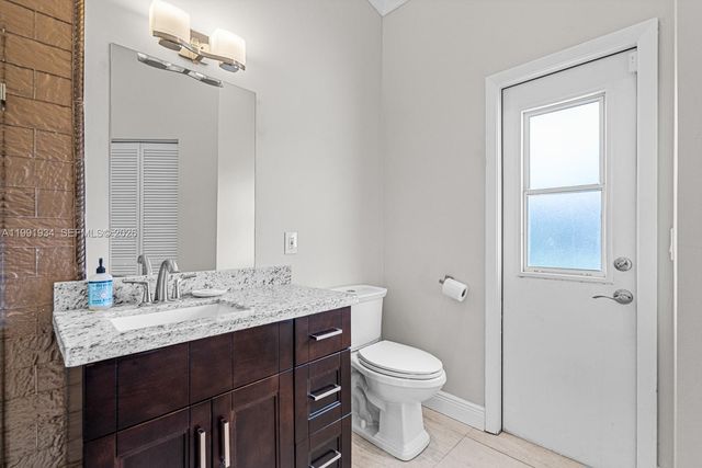 8412 NW 52nd Pl, Coral Springs, FL 33067