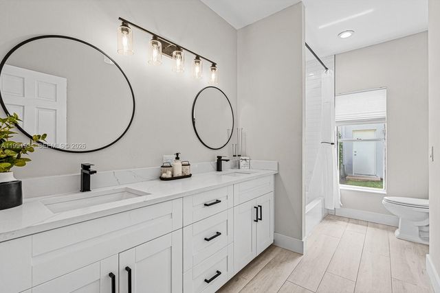 8412 NW 52nd Pl, Coral Springs, FL 33067