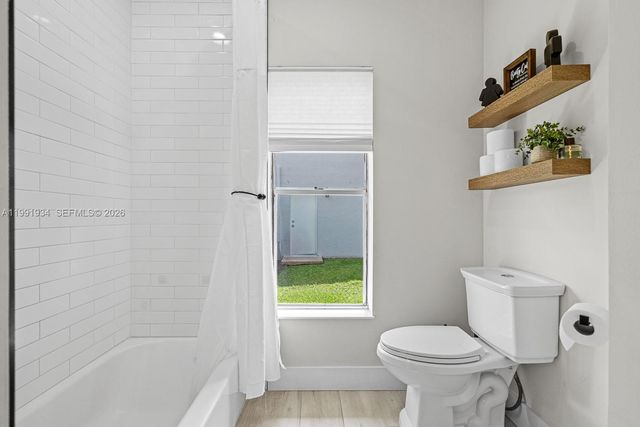 8412 NW 52nd Pl, Coral Springs, FL 33067