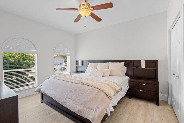 8412 NW 52nd Pl, Coral Springs, FL 33067