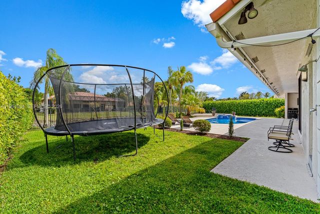 8412 NW 52nd Pl, Coral Springs, FL 33067