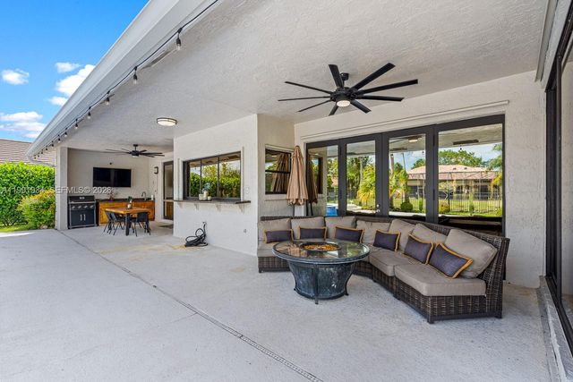 8412 NW 52nd Pl, Coral Springs, FL 33067