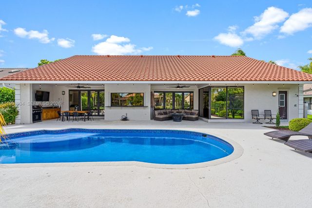 8412 NW 52nd Pl, Coral Springs, FL 33067