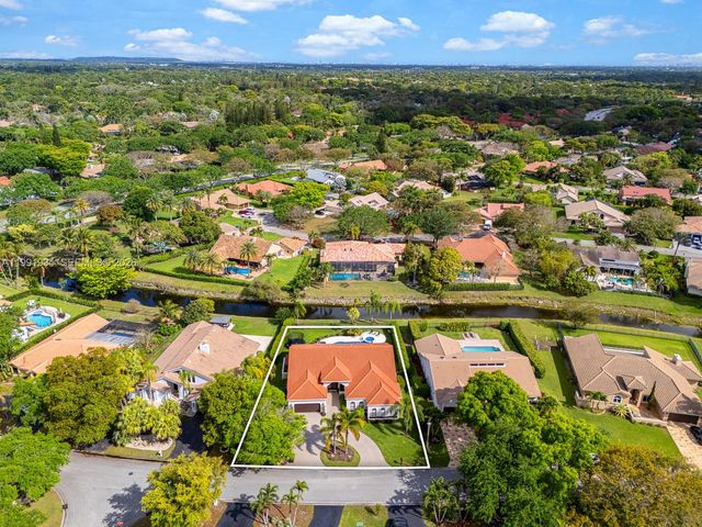 8412 NW 52nd Pl, Coral Springs, FL 33067