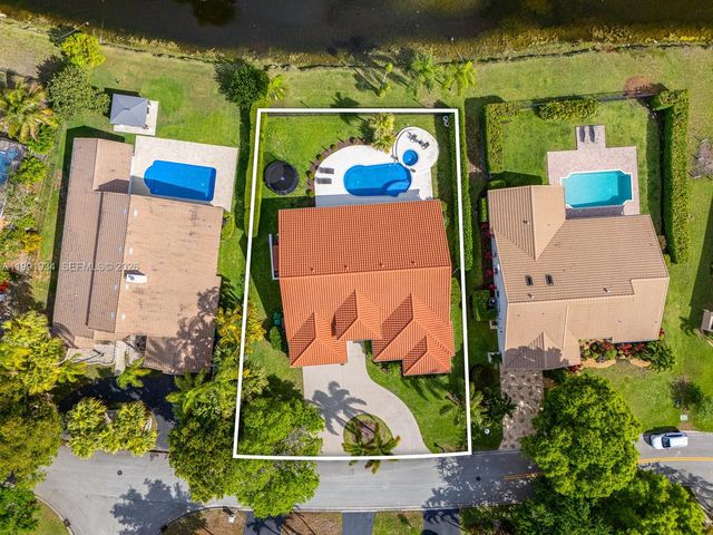 8412 NW 52nd Pl, Coral Springs, FL 33067