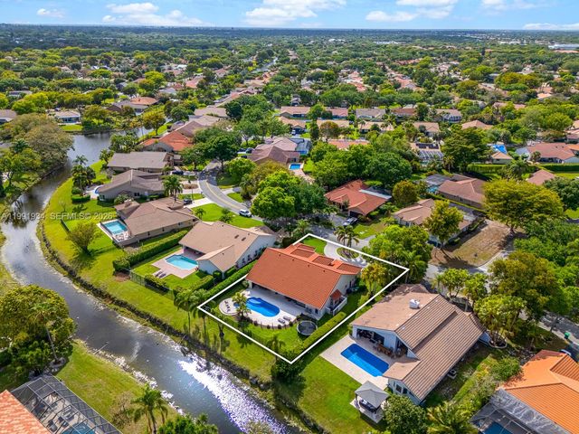 8412 NW 52nd Pl, Coral Springs, FL 33067