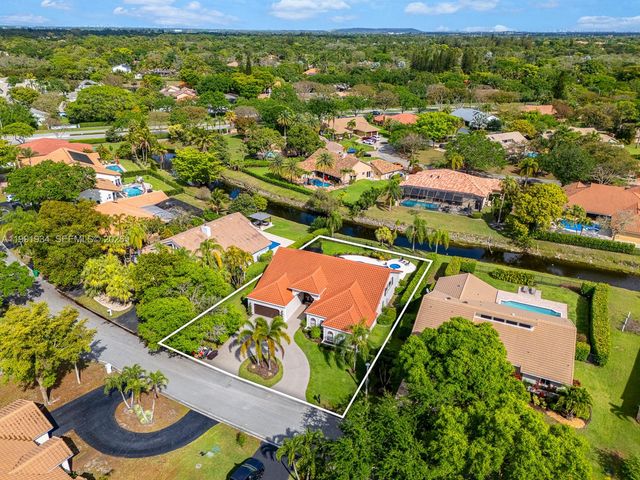 8412 NW 52nd Pl, Coral Springs, FL 33067