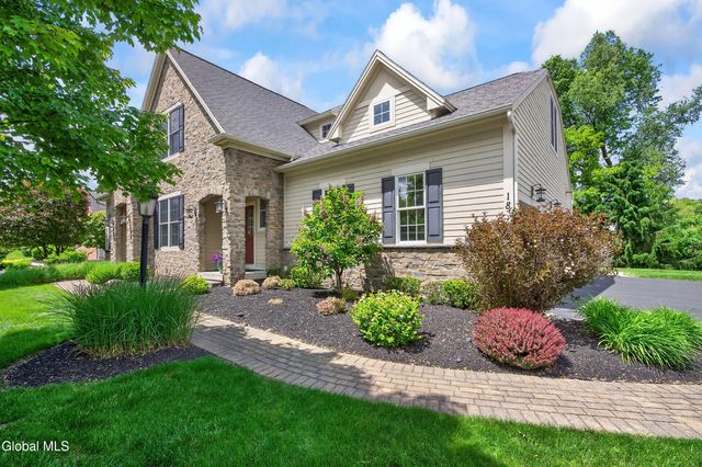 18 Burton Lane, Colonie, NY 12211