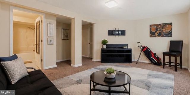 9142 LAMBSKIN LN, Columbia, MD 21045