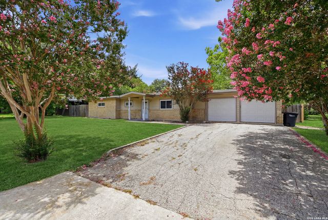 1032 S Mesquite, New Braunfels, TX 78130