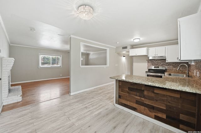 1032 S Mesquite, New Braunfels, TX 78130