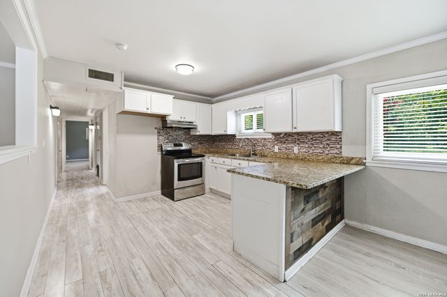 1032 S Mesquite, New Braunfels, TX 78130