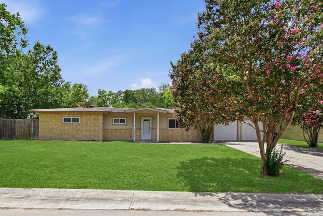 1032 S Mesquite, New Braunfels, TX 78130