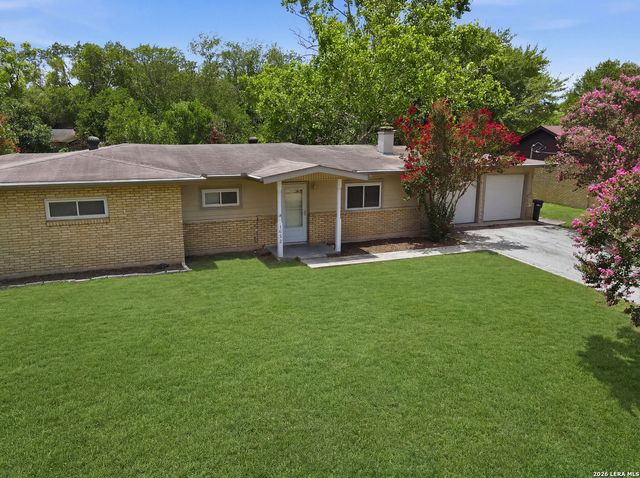 1032 S Mesquite, New Braunfels, TX 78130