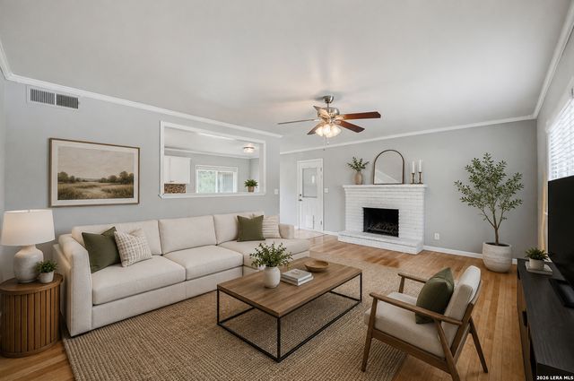 1032 S Mesquite, New Braunfels, TX 78130