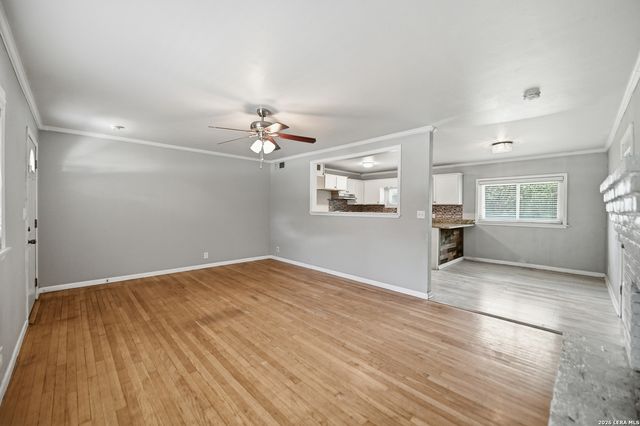 1032 S Mesquite, New Braunfels, TX 78130