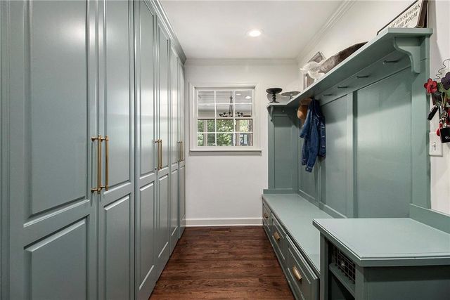 2572 Hyde Manor NW Drive, Atlanta, GA 30327