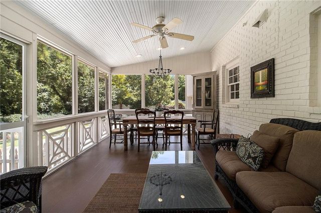 2572 Hyde Manor NW Drive, Atlanta, GA 30327