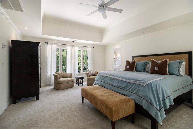 2572 Hyde Manor NW Drive, Atlanta, GA 30327