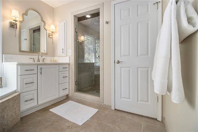 2572 Hyde Manor NW Drive, Atlanta, GA 30327