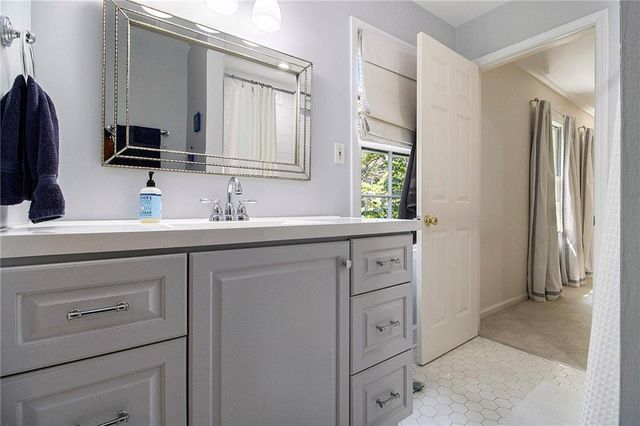 2572 Hyde Manor NW Drive, Atlanta, GA 30327