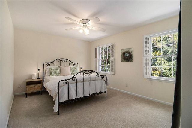 2572 Hyde Manor NW Drive, Atlanta, GA 30327