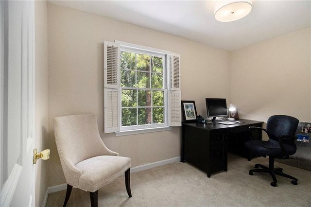 2572 Hyde Manor NW Drive, Atlanta, GA 30327