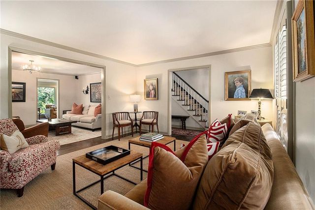 2572 Hyde Manor NW Drive, Atlanta, GA 30327