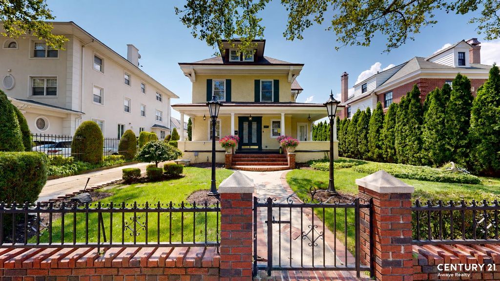 152 76th Street, New York City, NY 11209