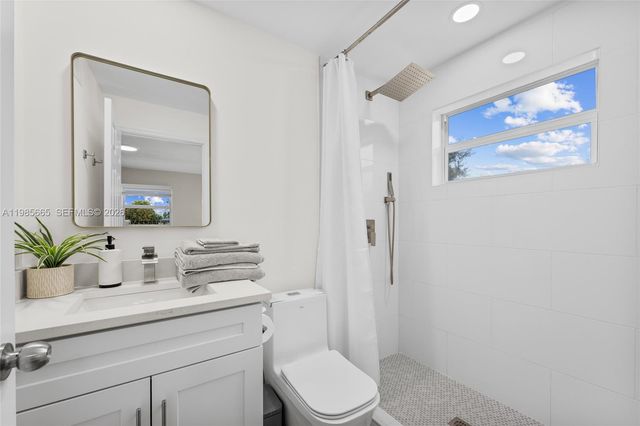 6674 4th St, Jupiter, FL 33458
