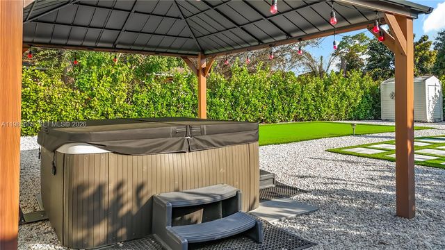 6674 4th St, Jupiter, FL 33458