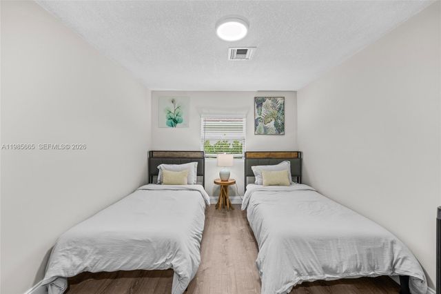 6674 4th St, Jupiter, FL 33458