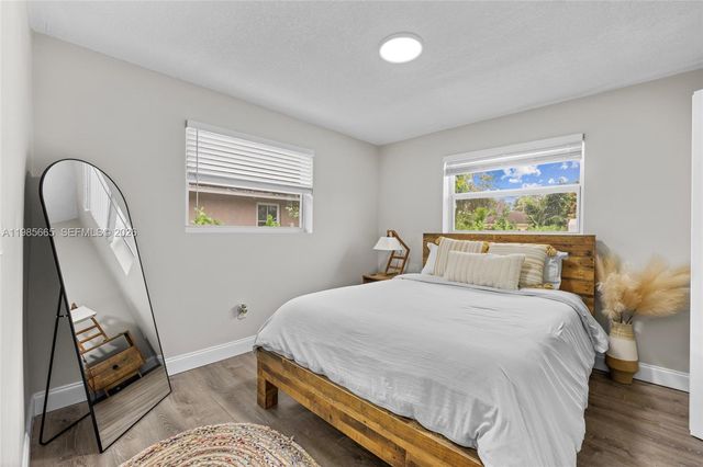 6674 4th St, Jupiter, FL 33458