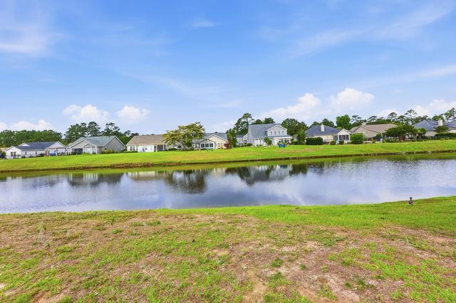 148 Glenmoor Dr., Conway, SC 29526