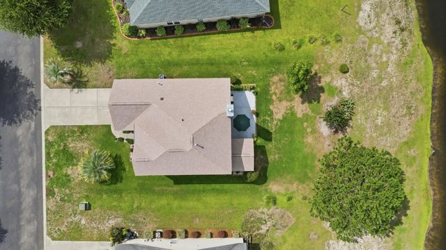 148 Glenmoor Dr., Conway, SC 29526